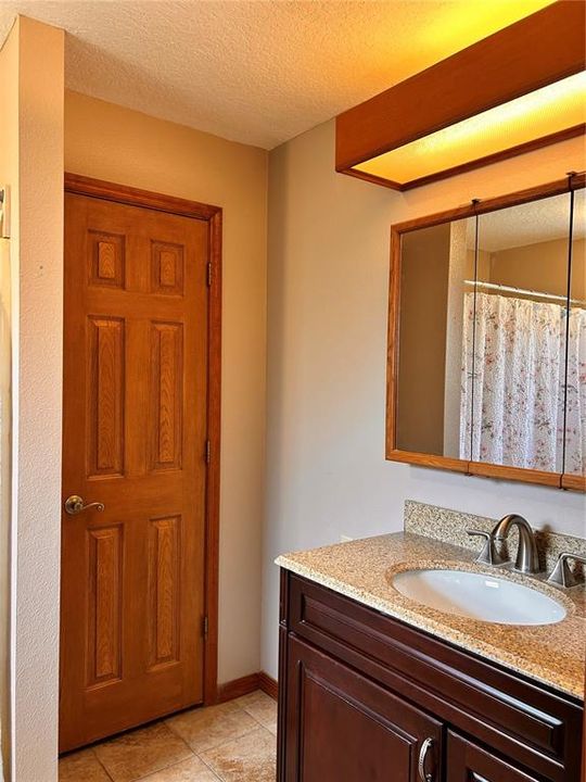 For Rent: $1,900 (3 beds, 2 baths, 1893 Square Feet)