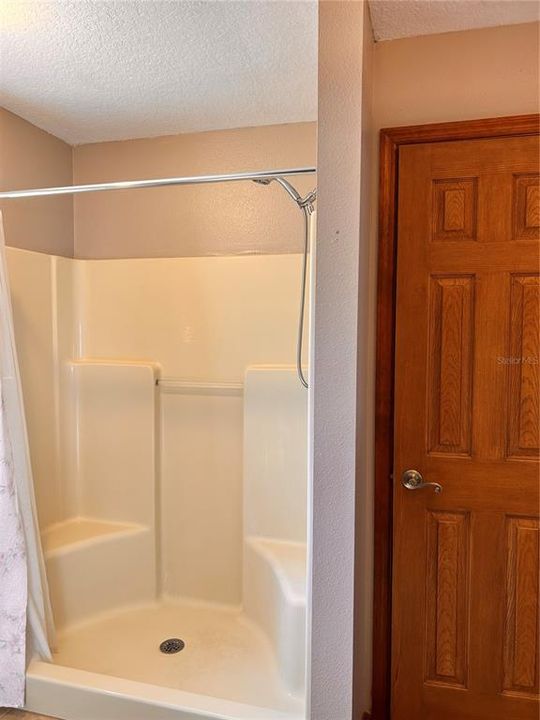 For Rent: $1,900 (3 beds, 2 baths, 1893 Square Feet)