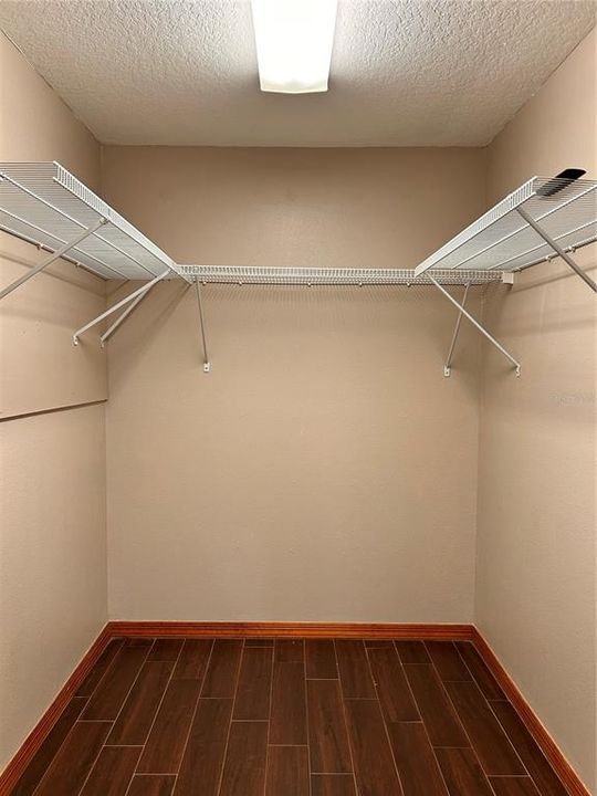 For Rent: $1,900 (3 beds, 2 baths, 1893 Square Feet)