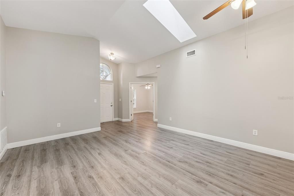 Active With Contract: $380,000 (3 beds, 2 baths, 1398 Square Feet)