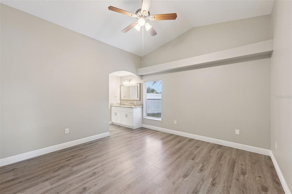 Active With Contract: $380,000 (3 beds, 2 baths, 1398 Square Feet)