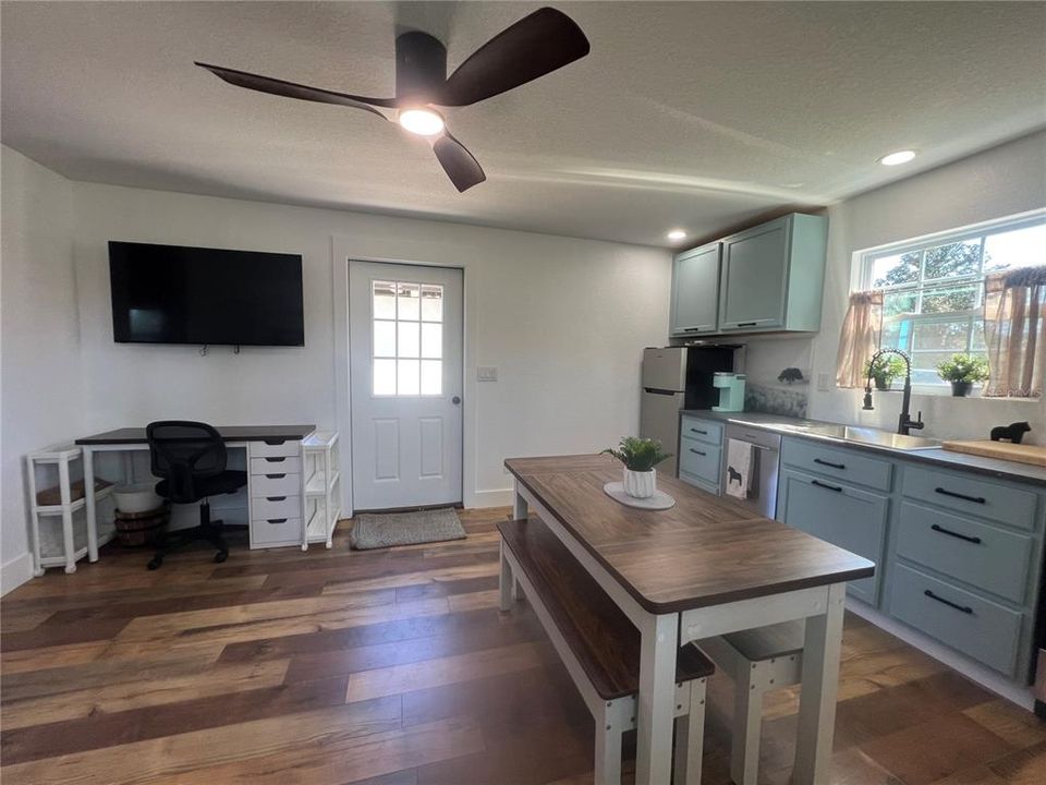 For Rent: $1,150 (1 beds, 1 baths, 500 Square Feet)