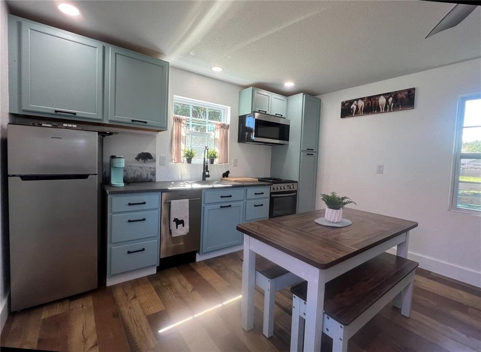 For Rent: $1,150 (1 beds, 1 baths, 500 Square Feet)