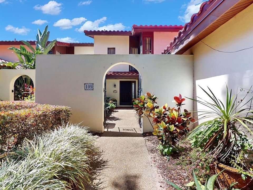 For Sale: $268,000 (2 beds, 3 baths, 1844 Square Feet)