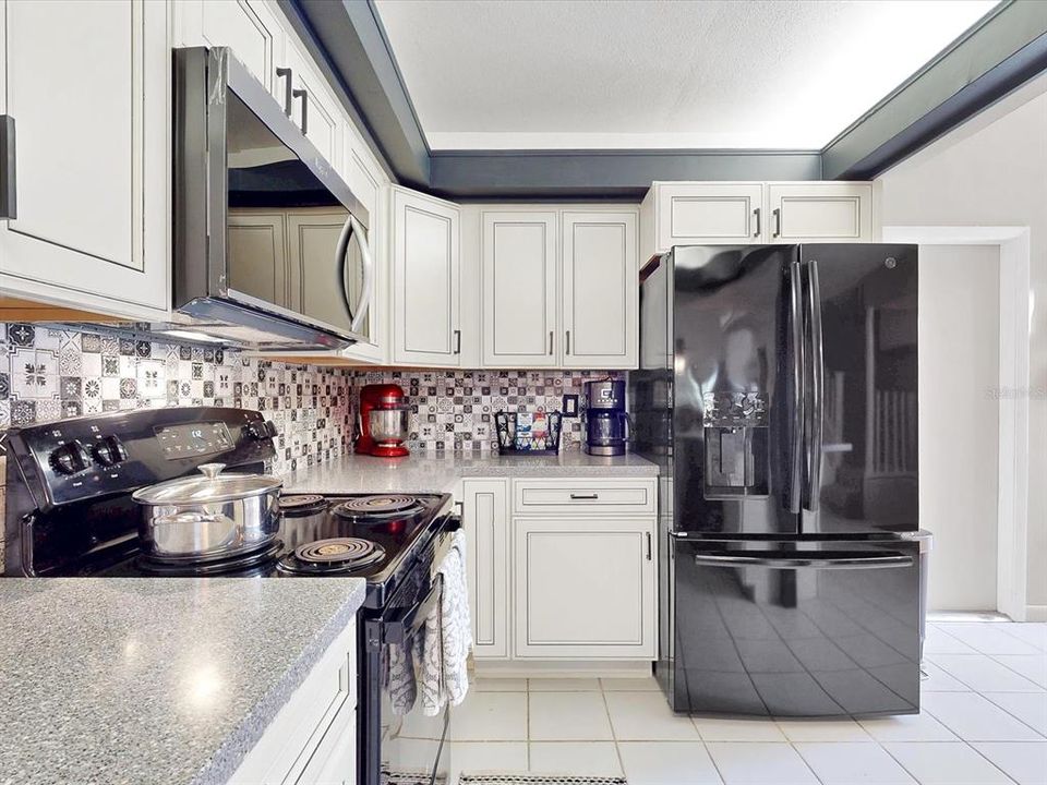 For Sale: $268,000 (2 beds, 3 baths, 1844 Square Feet)