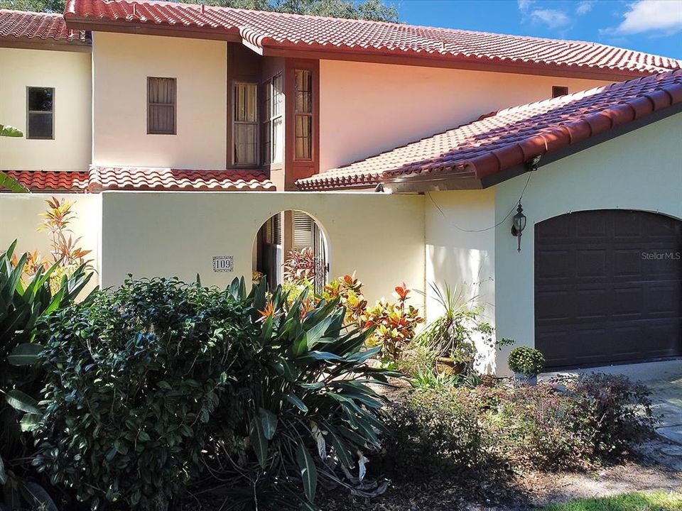 For Sale: $268,000 (2 beds, 3 baths, 1844 Square Feet)