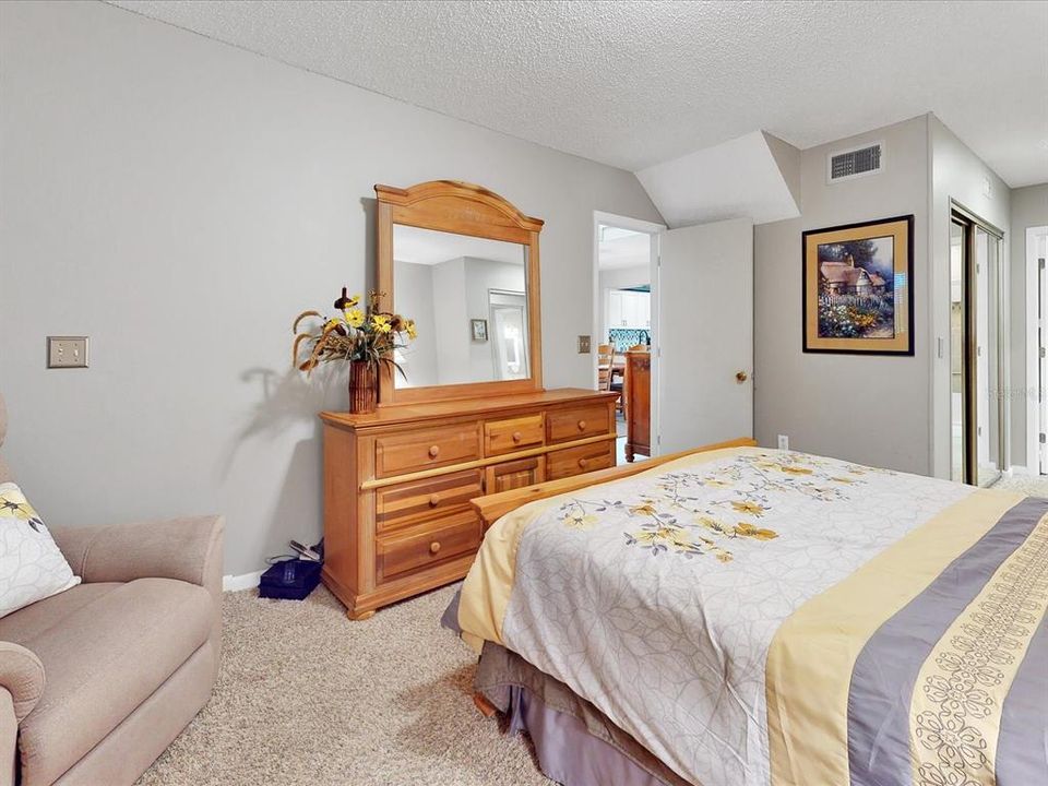 For Sale: $268,000 (2 beds, 3 baths, 1844 Square Feet)