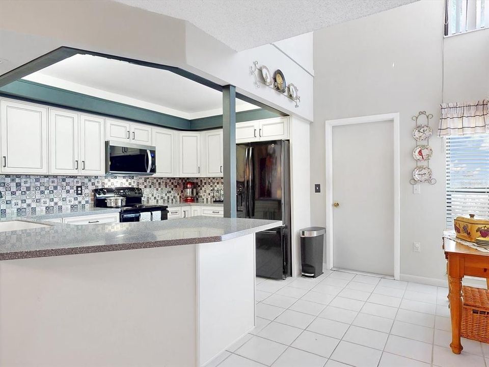 For Sale: $268,000 (2 beds, 3 baths, 1844 Square Feet)