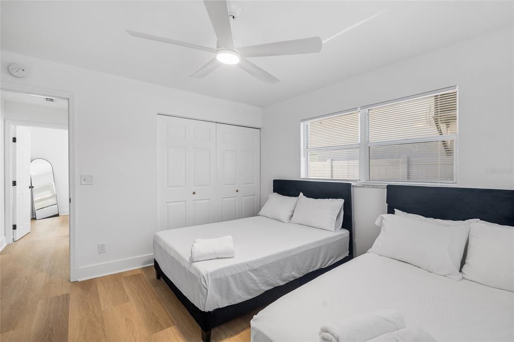 For Sale: $515,000 (5 beds, 3 baths, 1828 Square Feet)