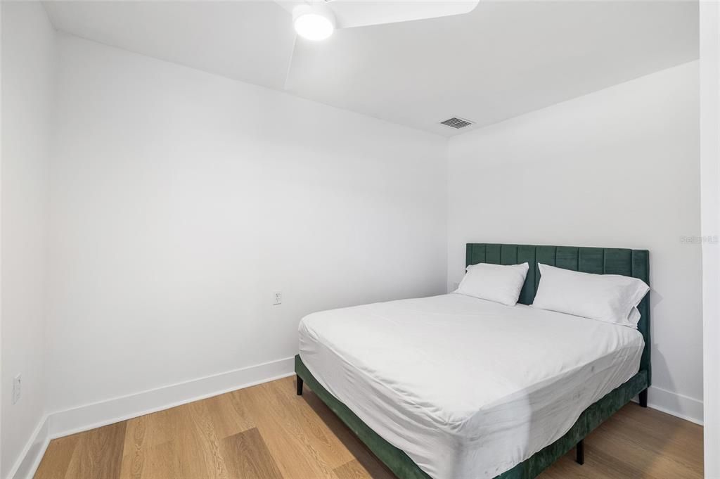 For Sale: $515,000 (5 beds, 3 baths, 1828 Square Feet)