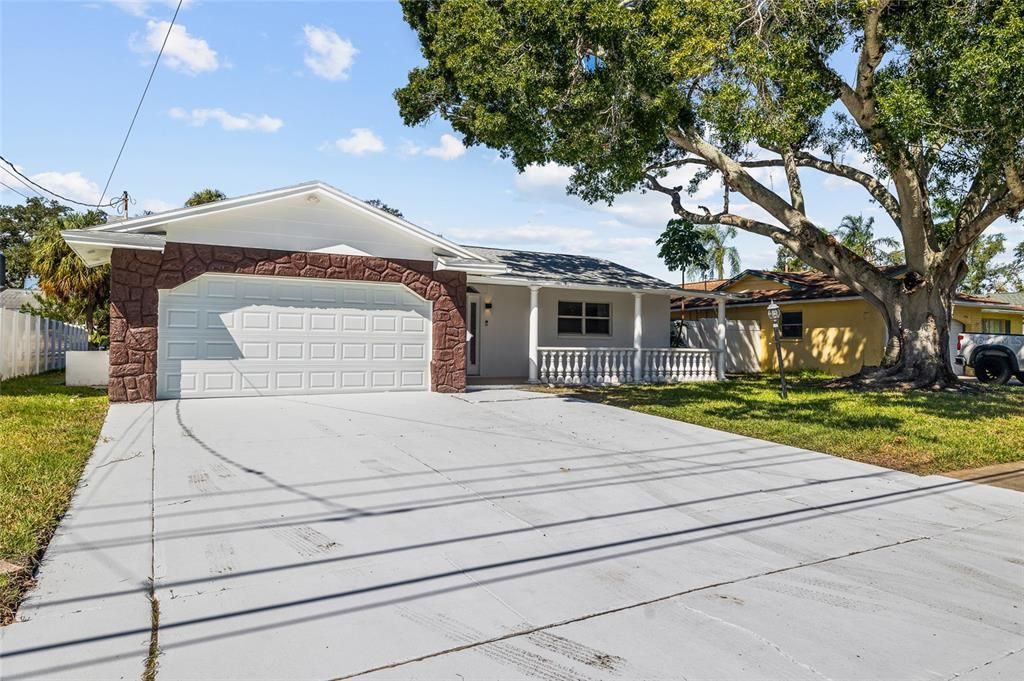 For Sale: $515,000 (5 beds, 3 baths, 1828 Square Feet)