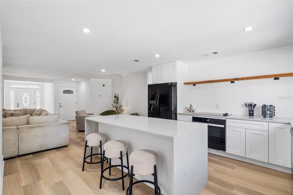 For Sale: $515,000 (5 beds, 3 baths, 1828 Square Feet)