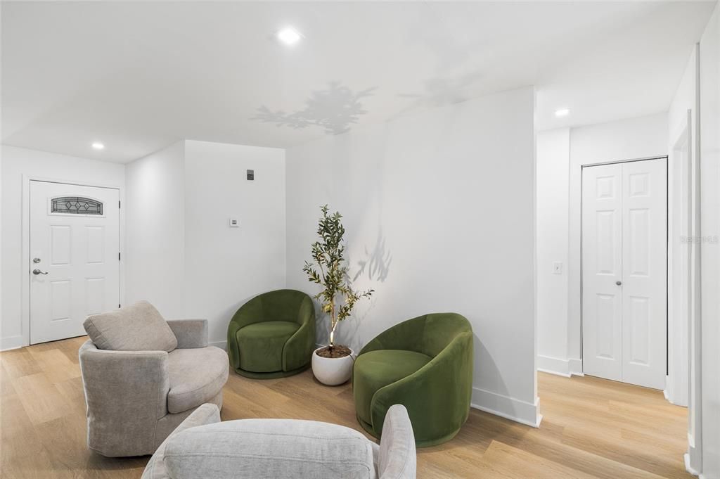 For Sale: $515,000 (5 beds, 3 baths, 1828 Square Feet)