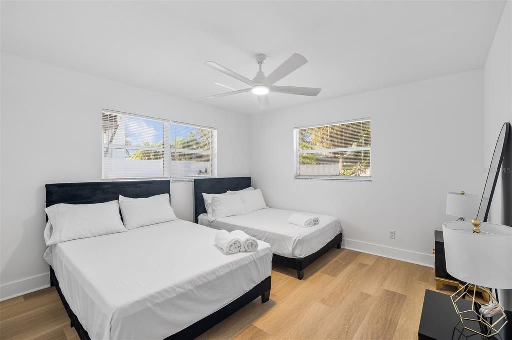 For Sale: $515,000 (5 beds, 3 baths, 1828 Square Feet)