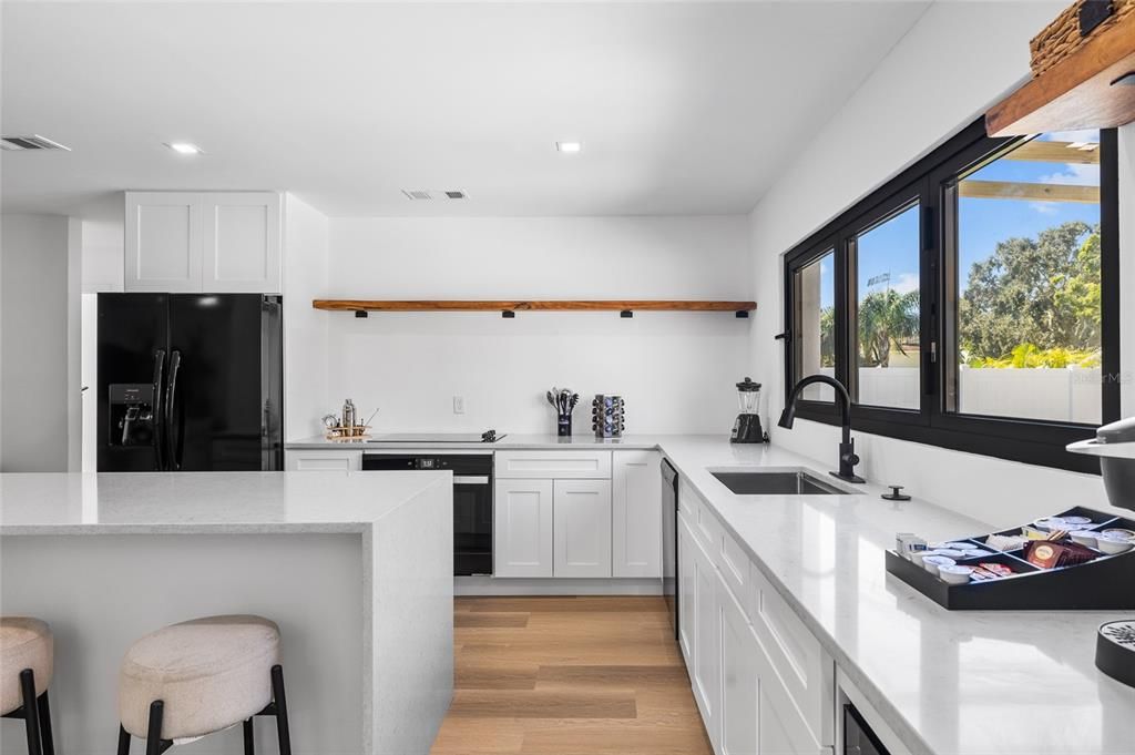 For Sale: $515,000 (5 beds, 3 baths, 1828 Square Feet)