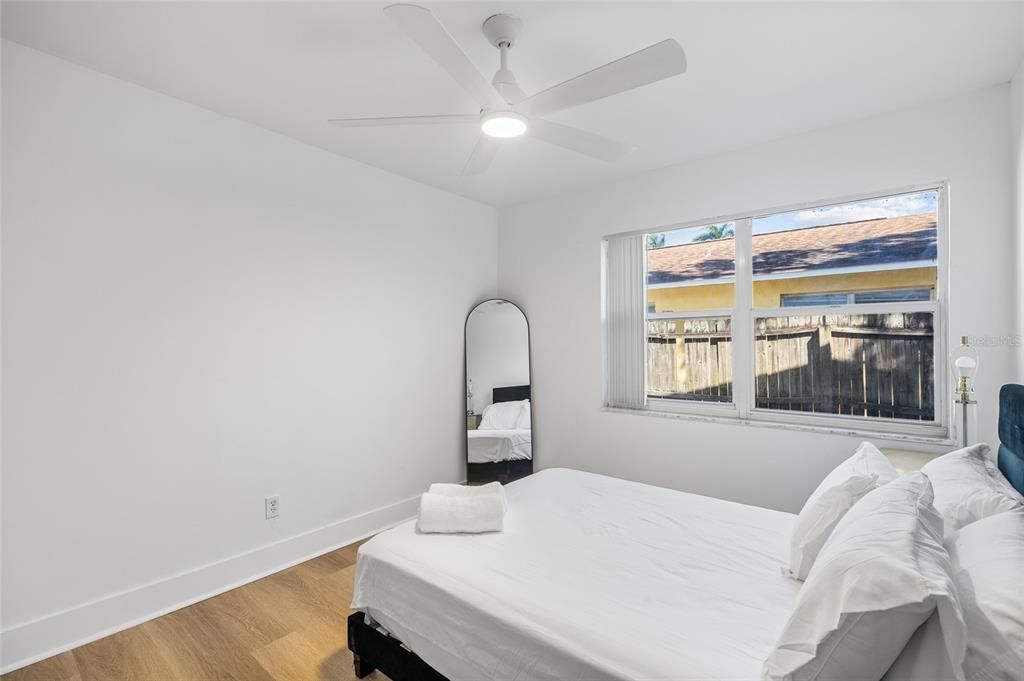 For Sale: $515,000 (5 beds, 3 baths, 1828 Square Feet)