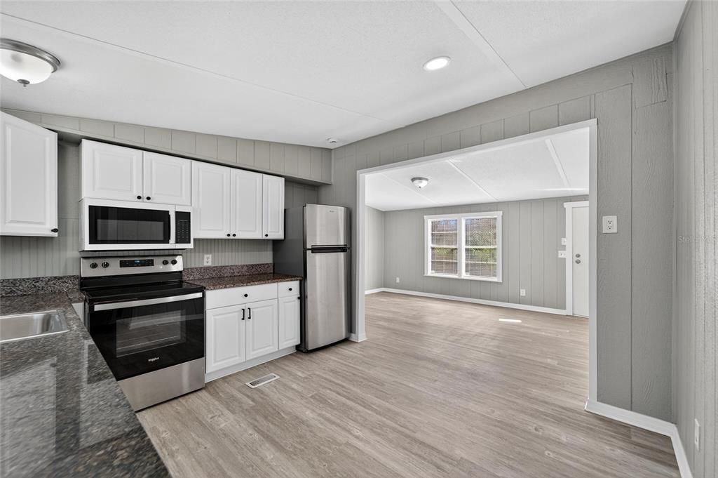 En Renta: $1,700 (3 camas, 2 baños, 1200 Pies cuadrados)