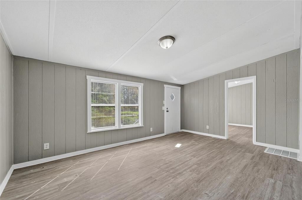 En Renta: $1,700 (3 camas, 2 baños, 1200 Pies cuadrados)