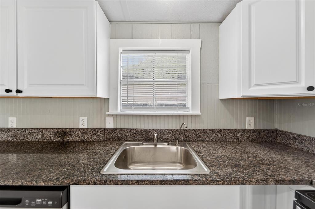 En Renta: $1,700 (3 camas, 2 baños, 1200 Pies cuadrados)