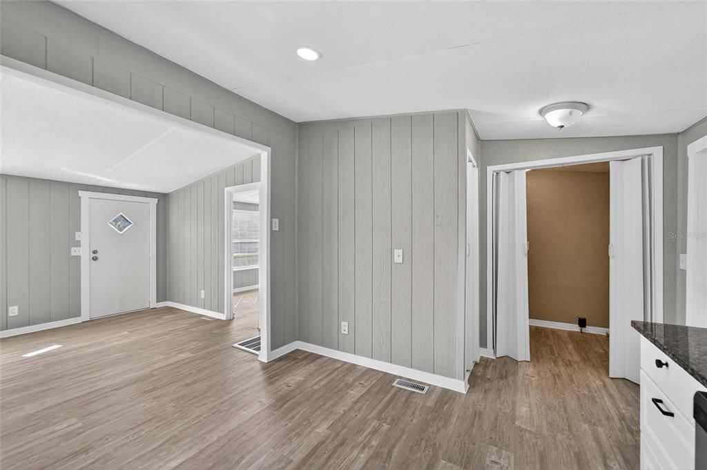 En Renta: $1,700 (3 camas, 2 baños, 1200 Pies cuadrados)