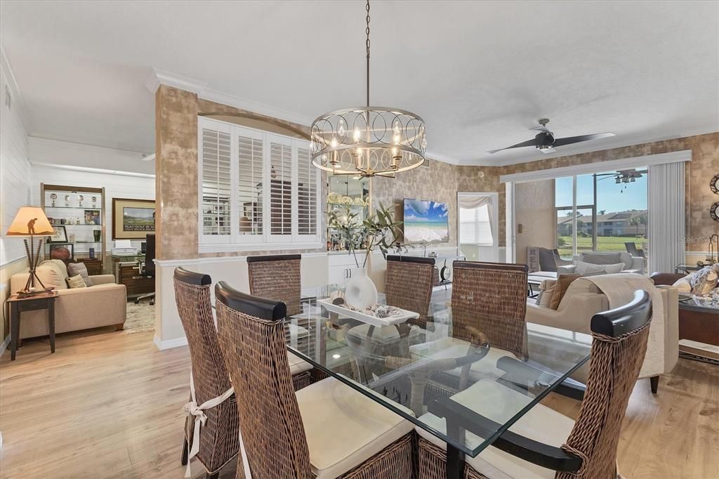 Под контрактом: $324,900 (2 спален, 2 ванн, 1433 Квадратных фут)