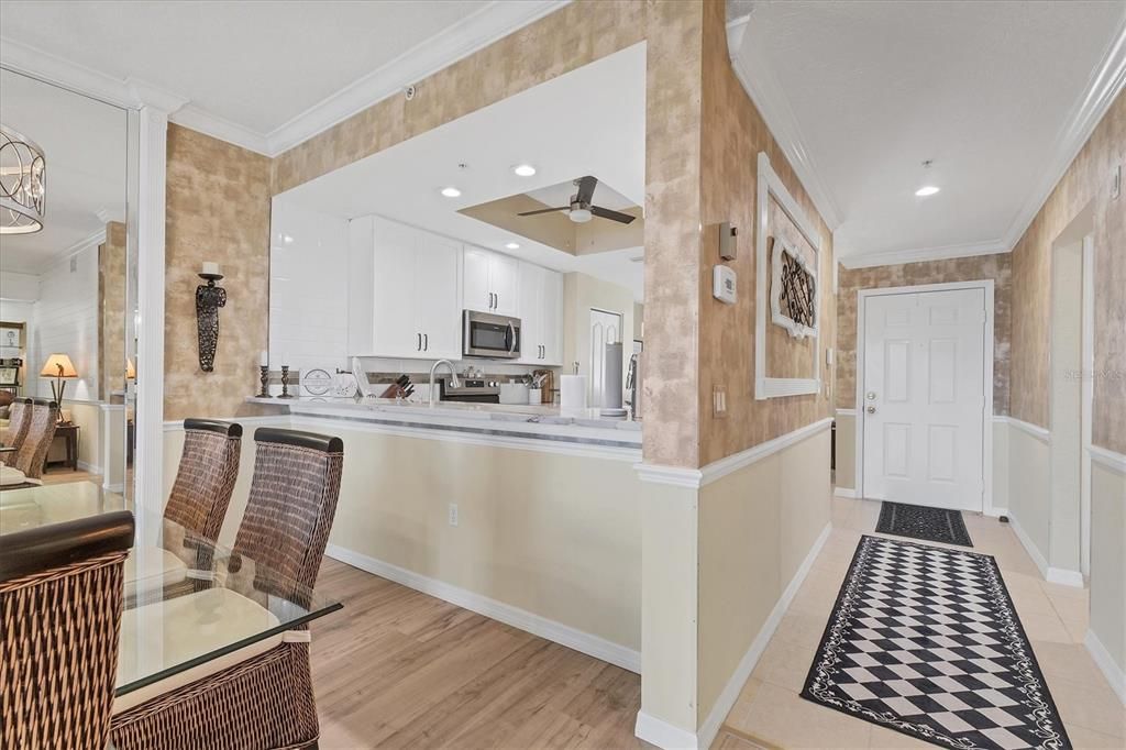 Под контрактом: $324,900 (2 спален, 2 ванн, 1433 Квадратных фут)