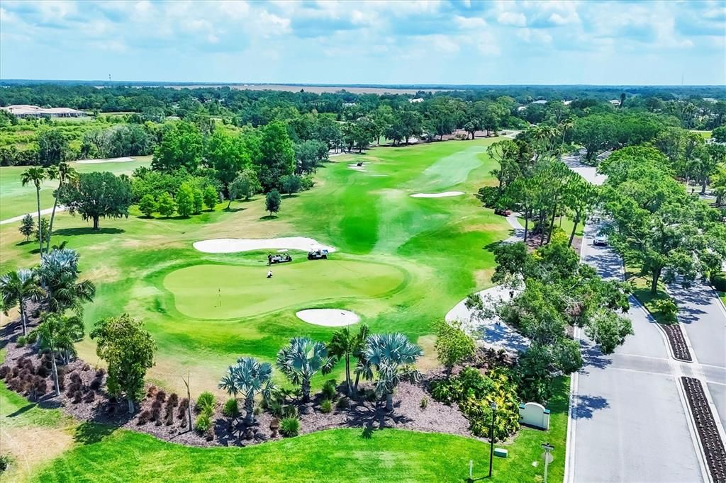 Под контрактом: $324,900 (2 спален, 2 ванн, 1433 Квадратных фут)