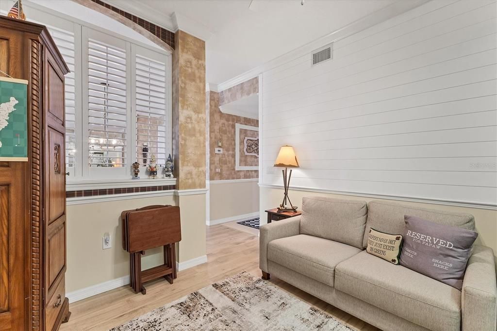 Под контрактом: $324,900 (2 спален, 2 ванн, 1433 Квадратных фут)