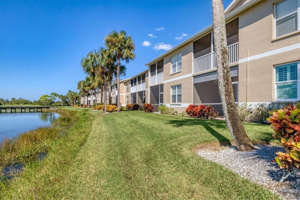 Под контрактом: $324,900 (2 спален, 2 ванн, 1433 Квадратных фут)