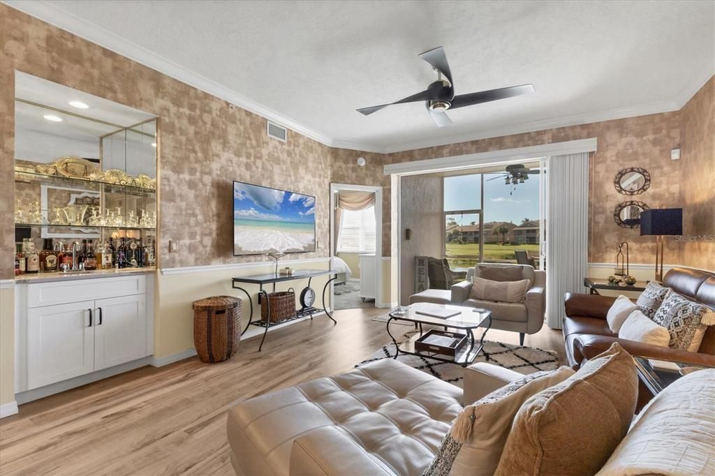 Под контрактом: $324,900 (2 спален, 2 ванн, 1433 Квадратных фут)