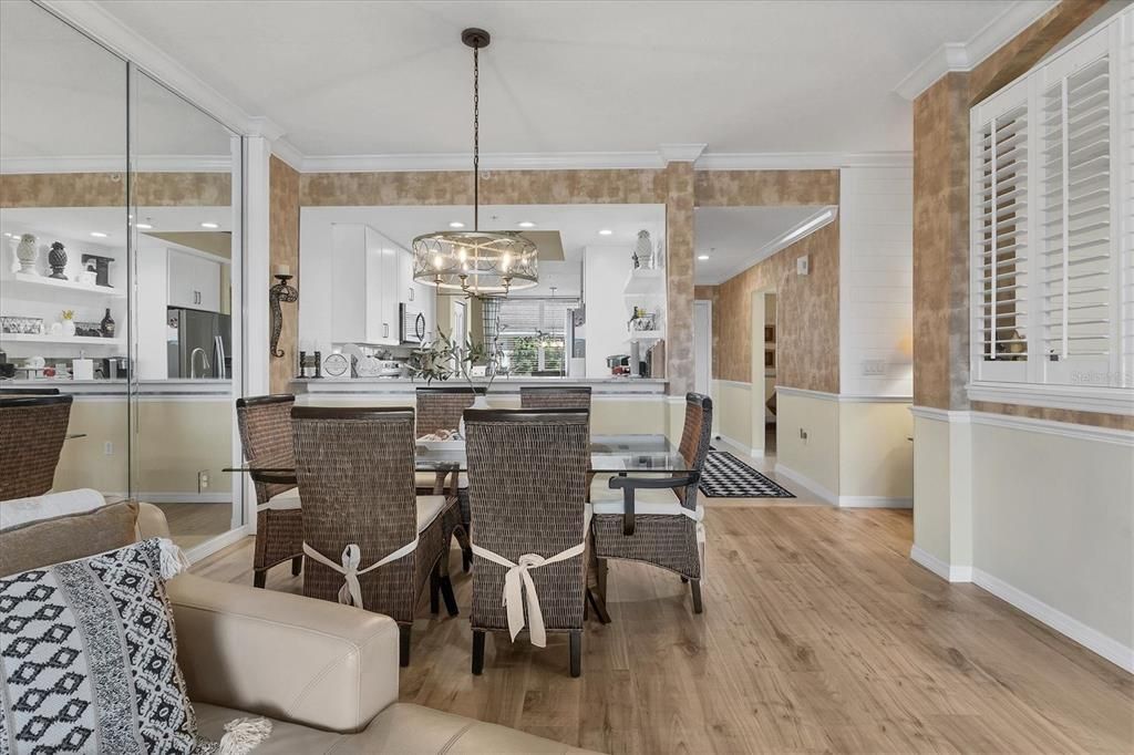 Под контрактом: $324,900 (2 спален, 2 ванн, 1433 Квадратных фут)