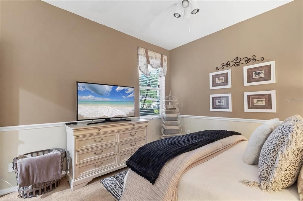 Под контрактом: $324,900 (2 спален, 2 ванн, 1433 Квадратных фут)