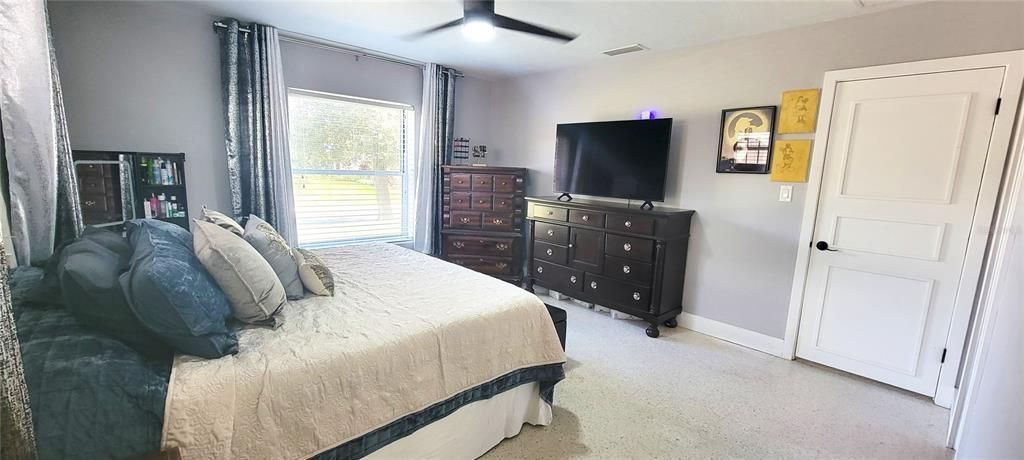 For Sale: $635,000 (4 beds, 2 baths, 1907 Square Feet)