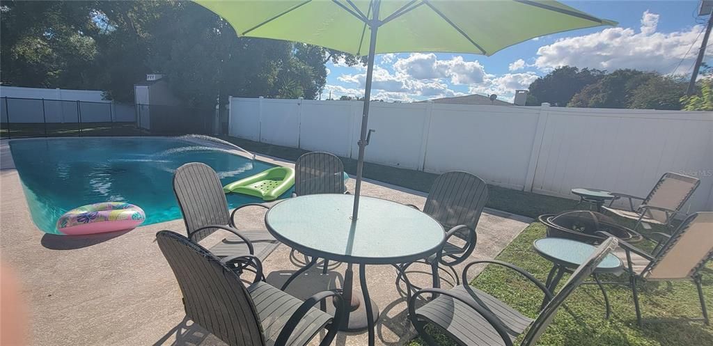 For Sale: $635,000 (4 beds, 2 baths, 1907 Square Feet)