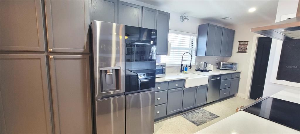 For Sale: $635,000 (4 beds, 2 baths, 1907 Square Feet)