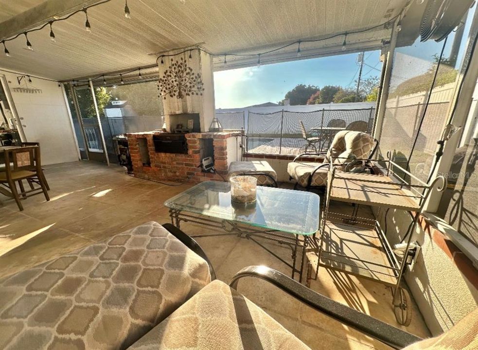 For Sale: $635,000 (4 beds, 2 baths, 1907 Square Feet)