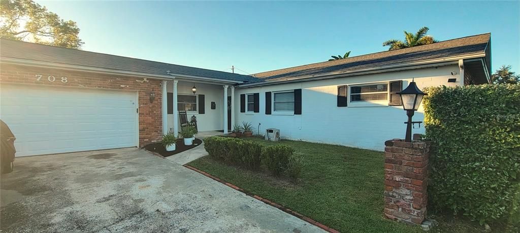 For Sale: $635,000 (4 beds, 2 baths, 1907 Square Feet)