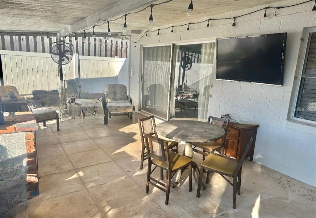 For Sale: $635,000 (4 beds, 2 baths, 1907 Square Feet)