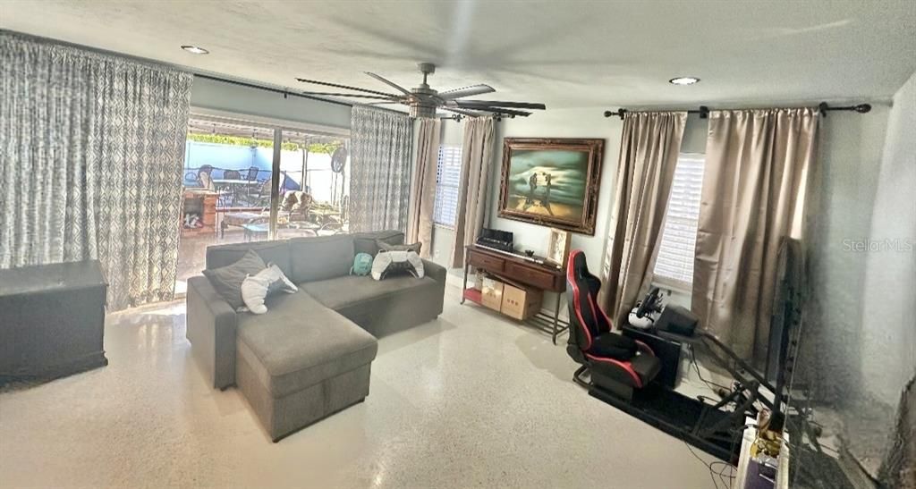 For Sale: $635,000 (4 beds, 2 baths, 1907 Square Feet)