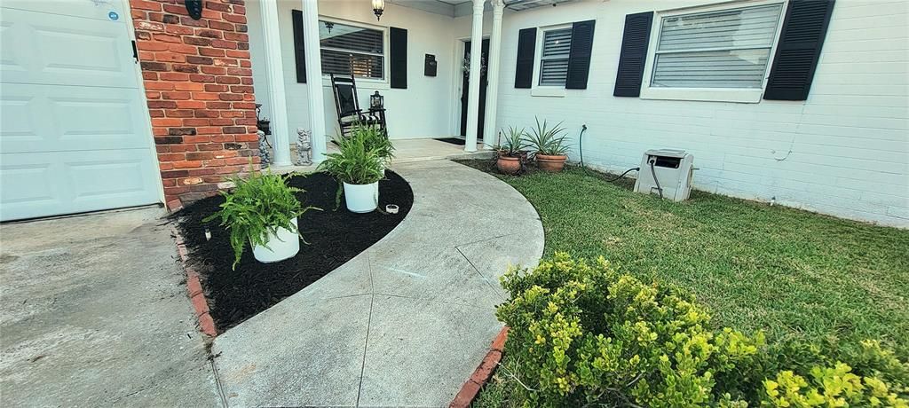 For Sale: $635,000 (4 beds, 2 baths, 1907 Square Feet)