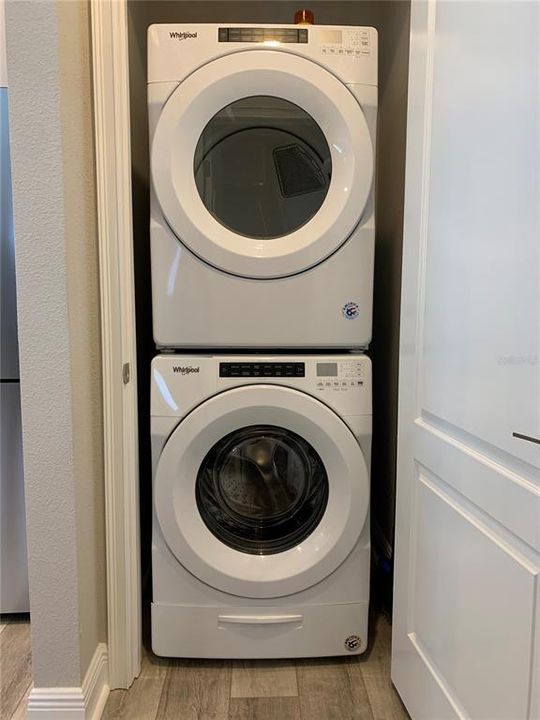 出租: $1,949 (1 贝兹, 1 浴室, 850 平方英尺)