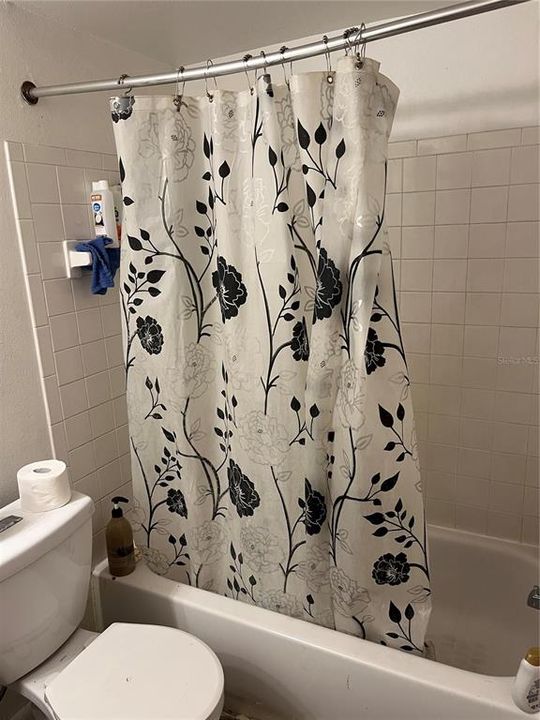 For Sale: $100,000 (2 beds, 1 baths, 899 Square Feet)