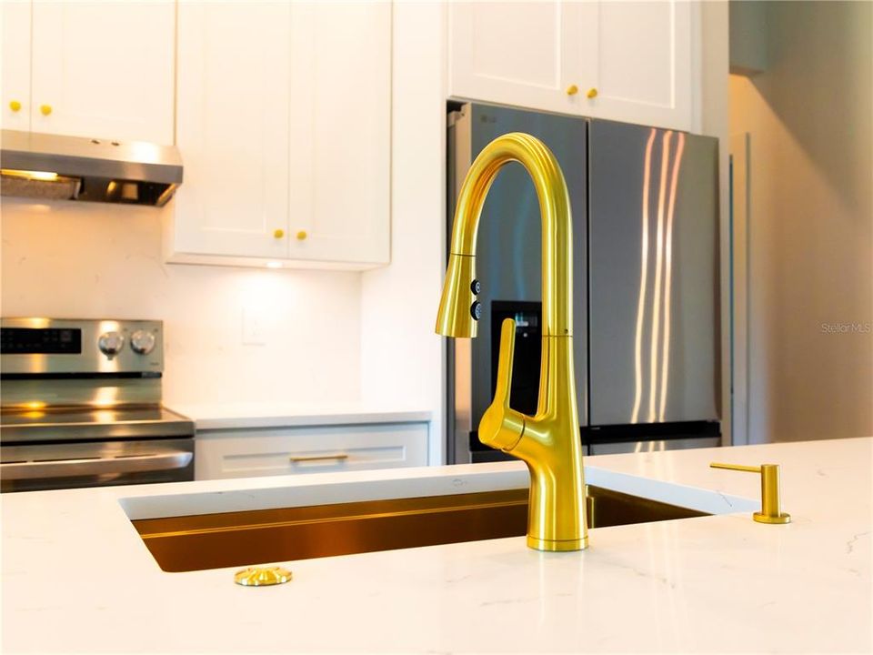 For Rent: $2,498 (3 beds, 2 baths, 1850 Square Feet)