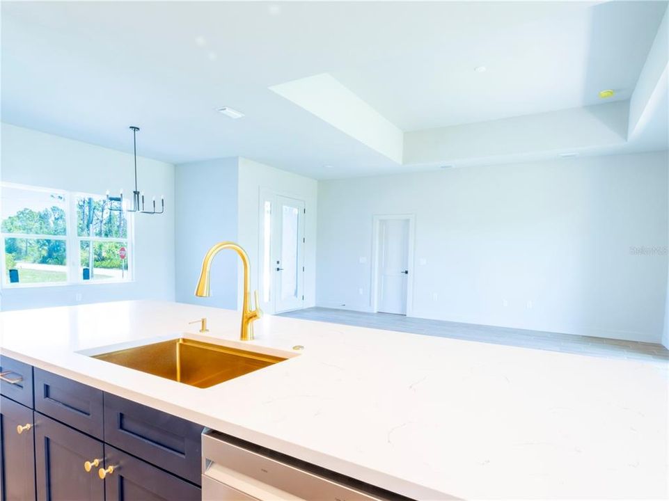 For Rent: $2,498 (3 beds, 2 baths, 1850 Square Feet)