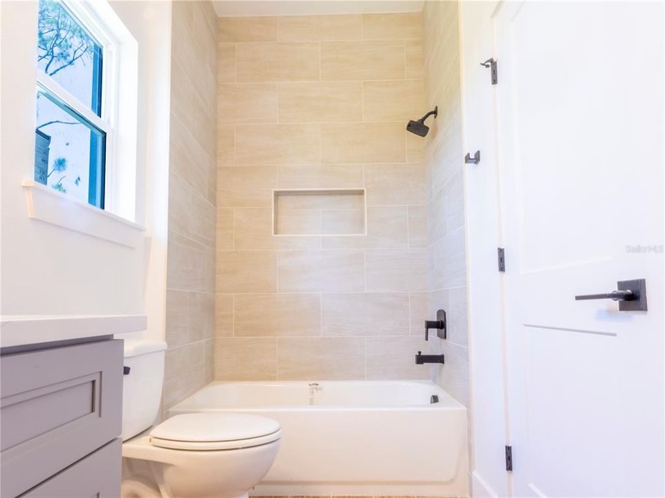 For Rent: $2,498 (3 beds, 2 baths, 1850 Square Feet)