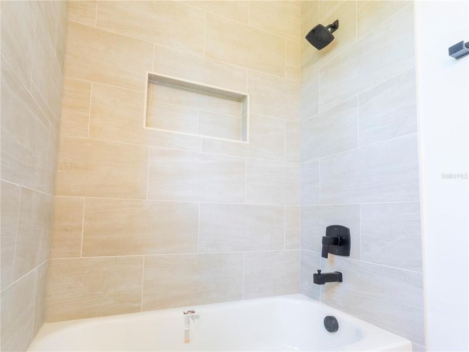 For Rent: $2,498 (3 beds, 2 baths, 1850 Square Feet)