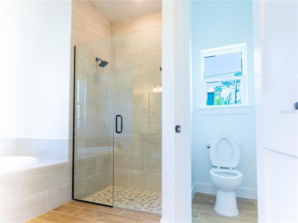 For Rent: $2,498 (3 beds, 2 baths, 1850 Square Feet)