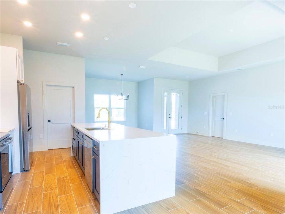 For Rent: $2,498 (3 beds, 2 baths, 1850 Square Feet)