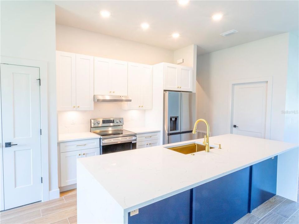 For Rent: $2,498 (3 beds, 2 baths, 1850 Square Feet)