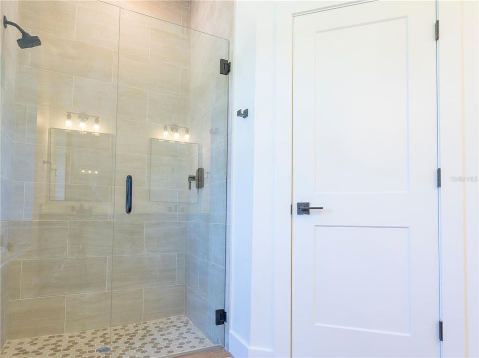 For Rent: $2,498 (3 beds, 2 baths, 1850 Square Feet)